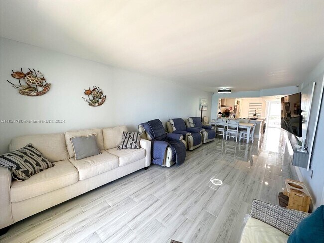Foto del edificio - 10980 S Ocean Dr