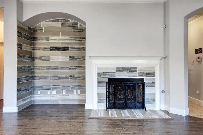 Building Photo - 4208 Rolling Water Dr