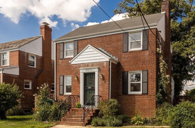 Foto del edificio - 6618 13th Pl NW