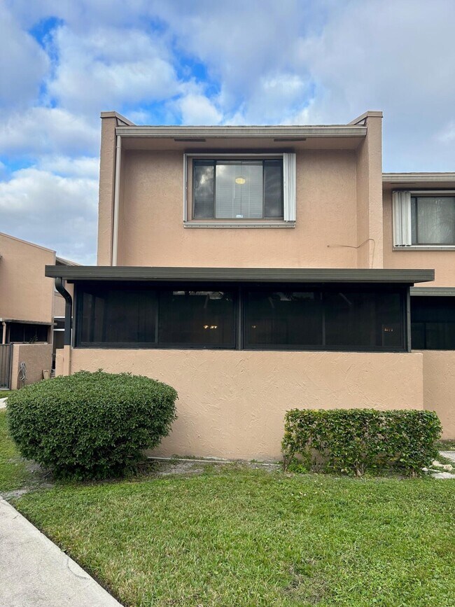 Foto del edificio - 139 Sparrow Dr