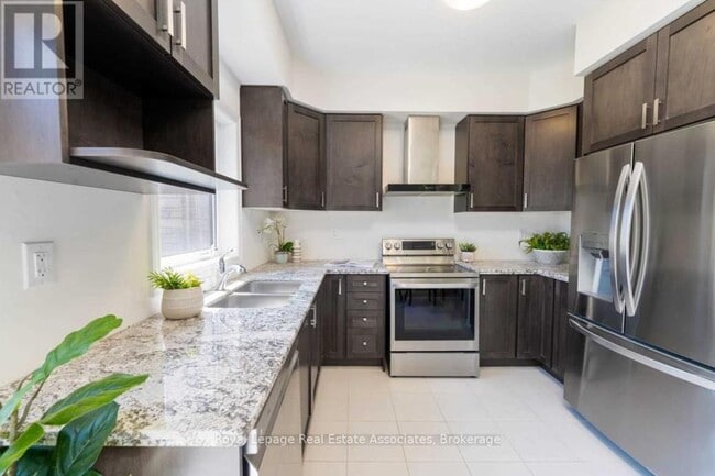 Building Photo - 4 Bilanski Farm Rd