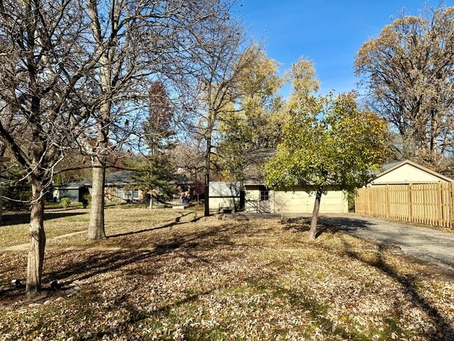 Foto del edificio - 4700 Teonia Woods Dr