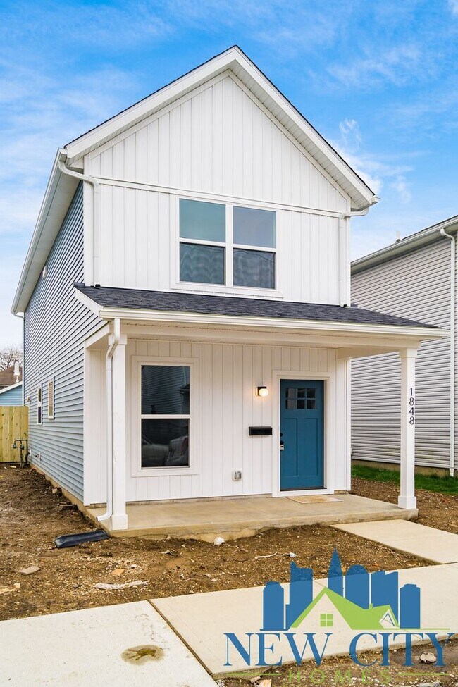 Building Photo - Newly Built Spacious Two Bedroom Single Fa...