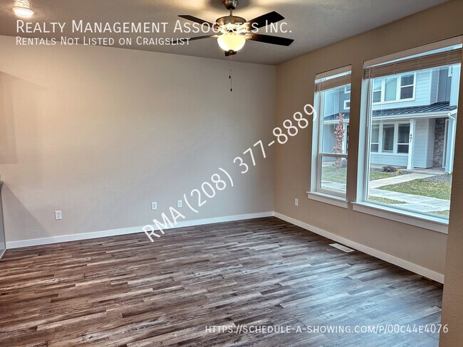 Building Photo - Newer 3 Bedroom Townhome in West Meridian