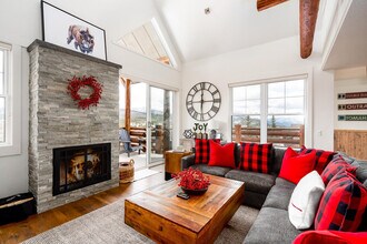 Building Photo - c4 Saddle Ridge Rd