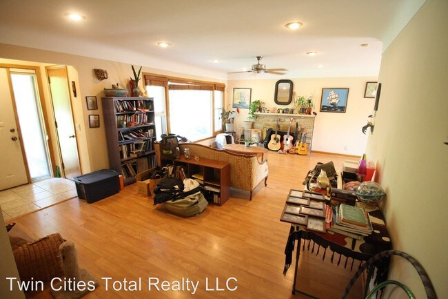 Foto del edificio - 3 br, 2 bath House - 535 E Minnehaha Parkway