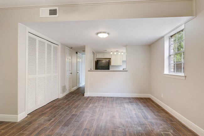 Building Photo - REDUCED Spacious 3 Bedroom Total Renovation