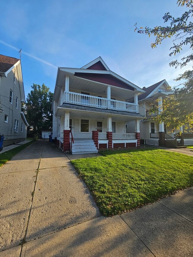Building Photo - 3913 Henritze Ave