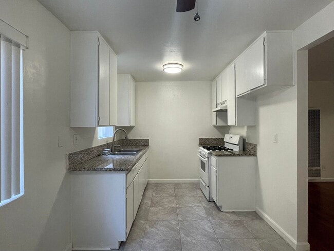 Building Photo - 22407 Denker Ave