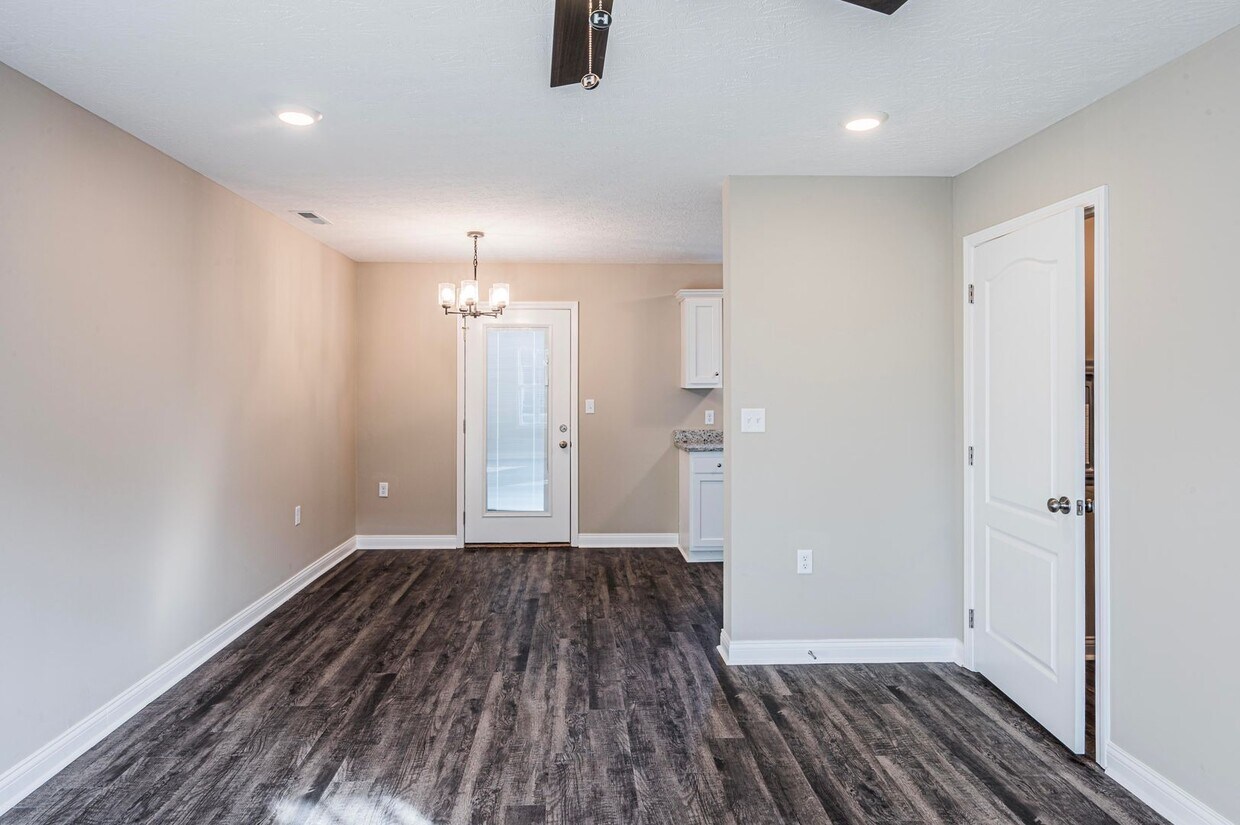 Building Photo - 131 Audley Ave