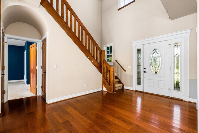 Building Photo - 950 Marshall Lakes Dr