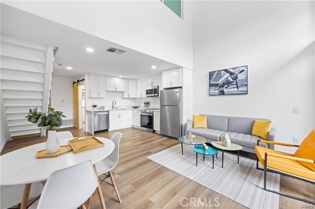 Building Photo - 163 Pineview