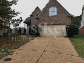 Building Photo - 7142 Queens Crown Ct