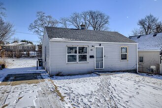 Building Photo - 5345 N 33rd Ave