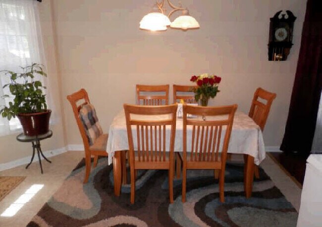 Foto del edificio - 3421 Harbor Hill Pl