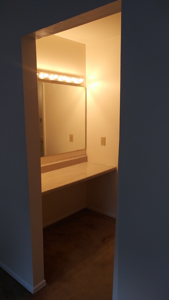 Foto del edificio - 1605 Merry Oaks Rd