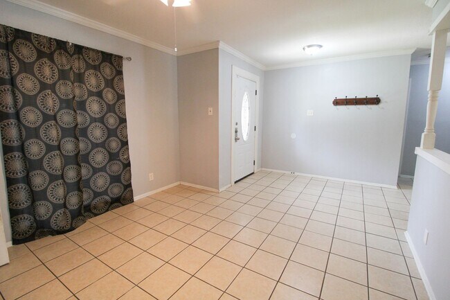 Building Photo - 10535 Breeds Hill Dr