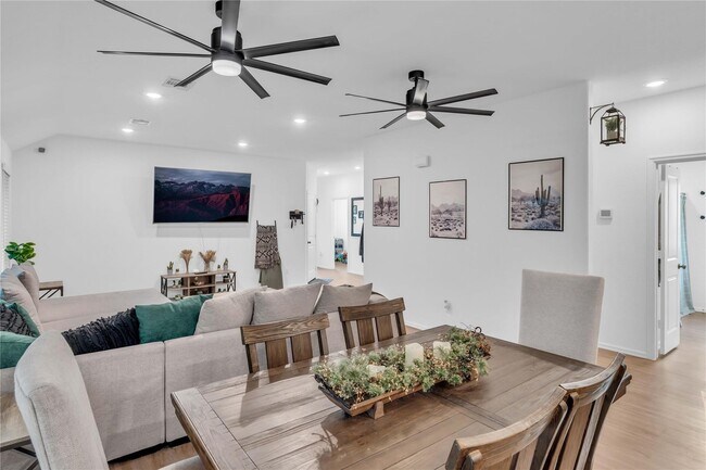 Foto del edificio - 6308 Astoria Pk Ln