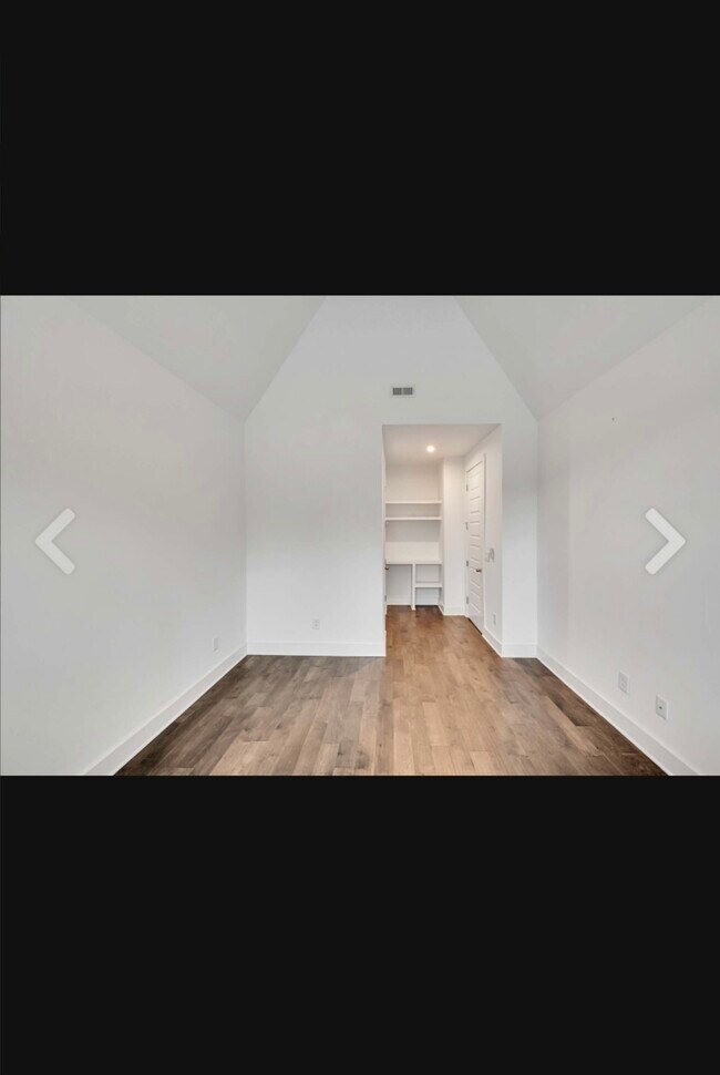 Foto del edificio - 702 James Ave