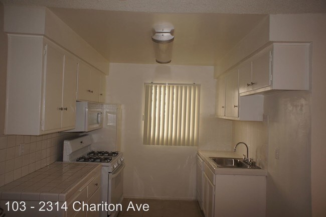 Interior Photo - 2314 Chariton St
