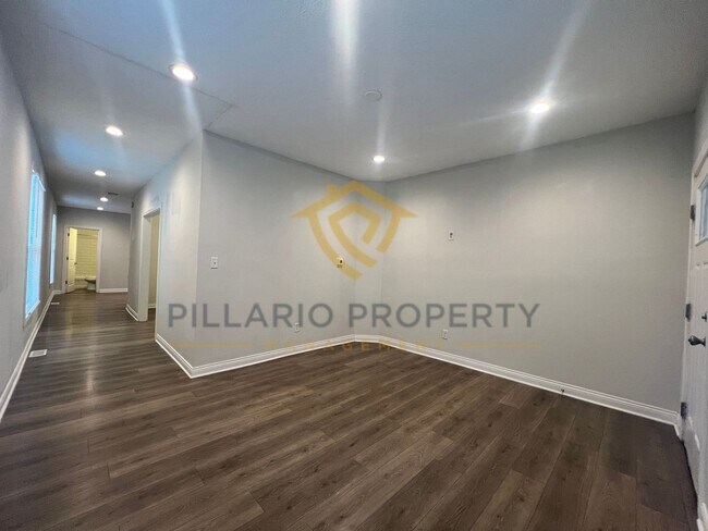 Photo - 1518-1520 Kennington St Apartment