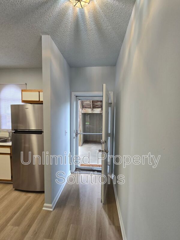 Foto del edificio - 733 Bragg Dr