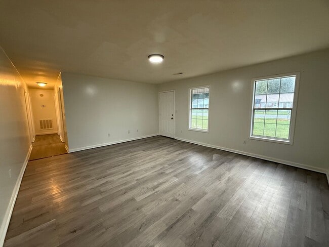 Building Photo - 3 Bedroom/1 Bathroom Home in Paragould AR ...