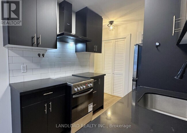 Photo du bâtiment - 201-420 EGLINTON Ave