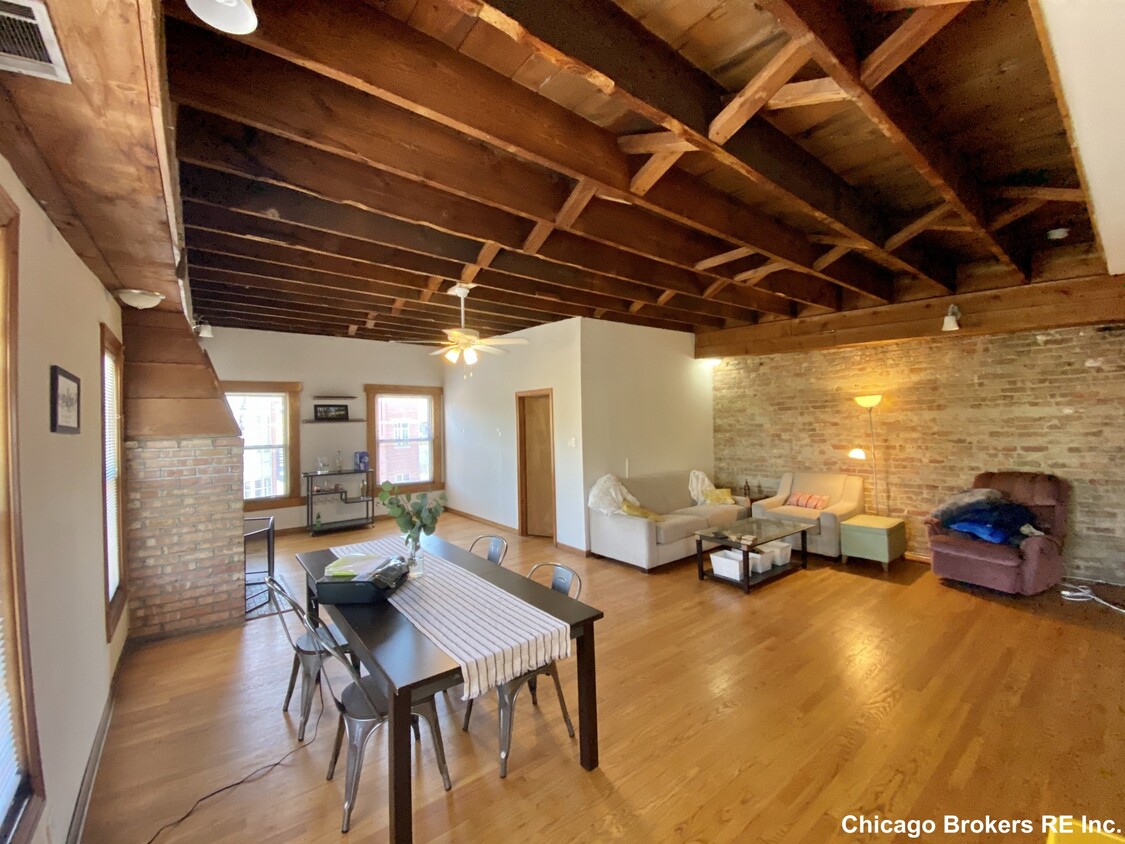 Primary Photo - 2158 N Halsted St