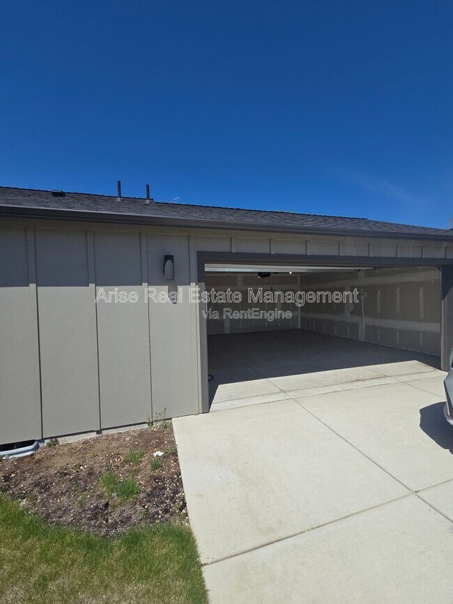 Foto del edificio - 652 NE McCampbell St