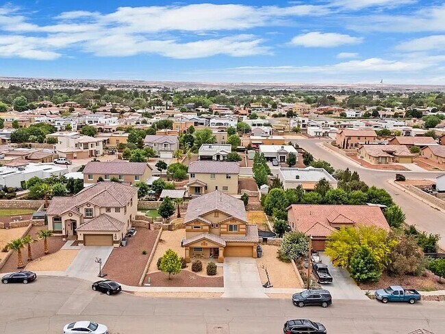 Foto del edificio - 5525 Valley Cedar Dr