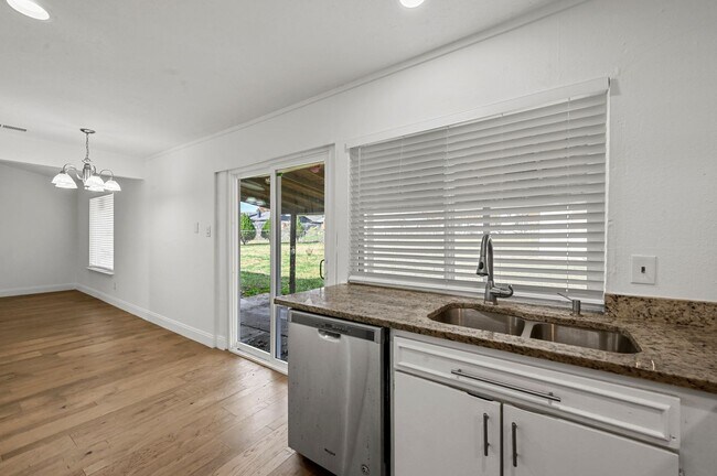 Foto del edificio - 2029 Greenwood Rd