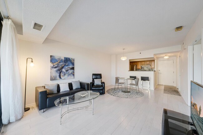 Foto del edificio - 5505 Seminary Rd