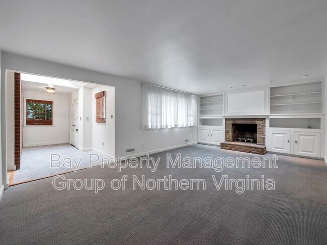 Building Photo - 6208 Tally Ho Ln