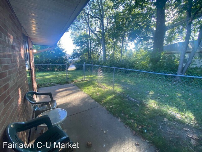 Foto del edificio - 2 br, 1 bath House - 1321 S. State St.