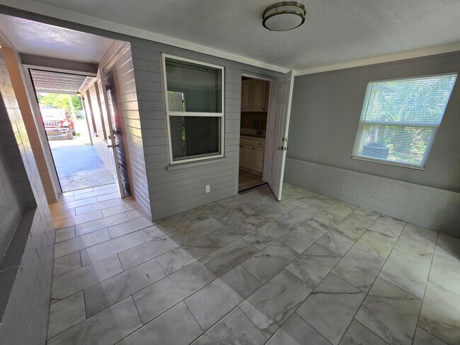 Building Photo - Updated 2-bedroom, 1-bathroom home
