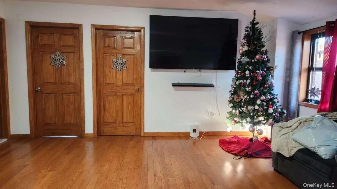 Foto principal - 119-25 9th Ave