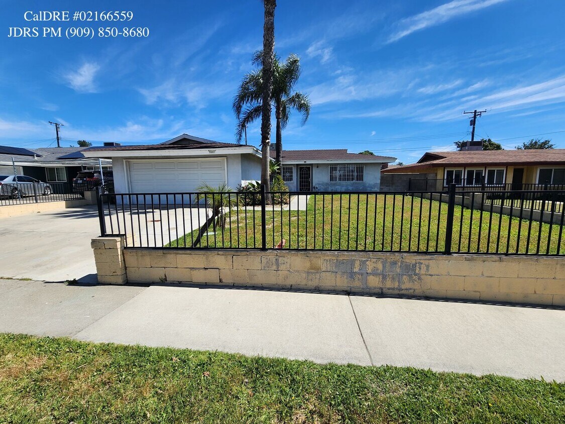 Foto principal - Fontana 3 bedroom Home with Swimming Pool