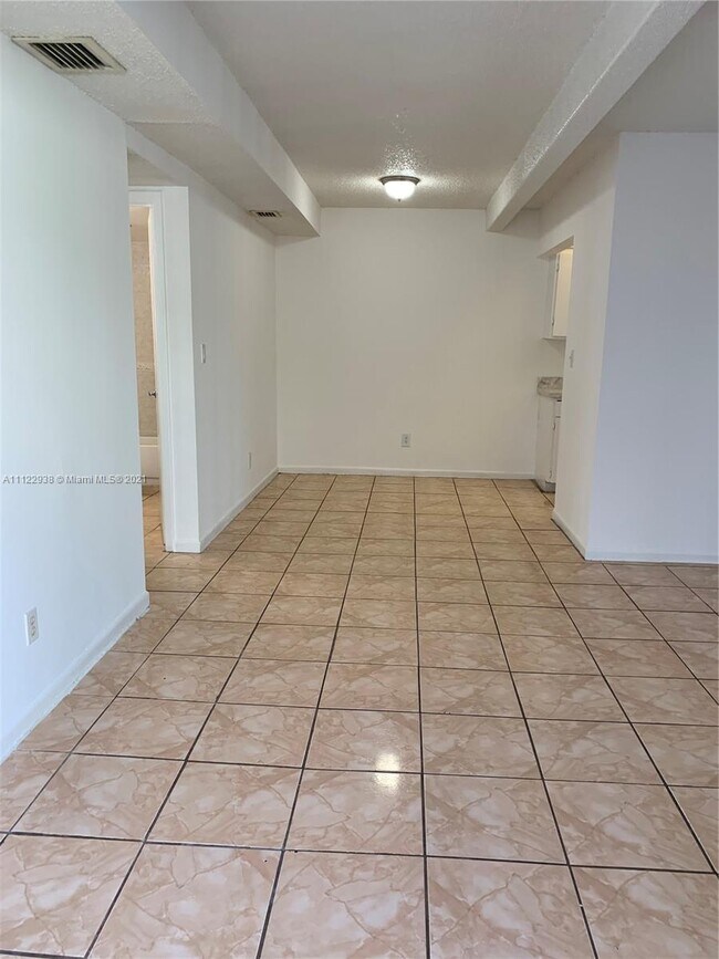 Building Photo - 1065 S Flagler Ave