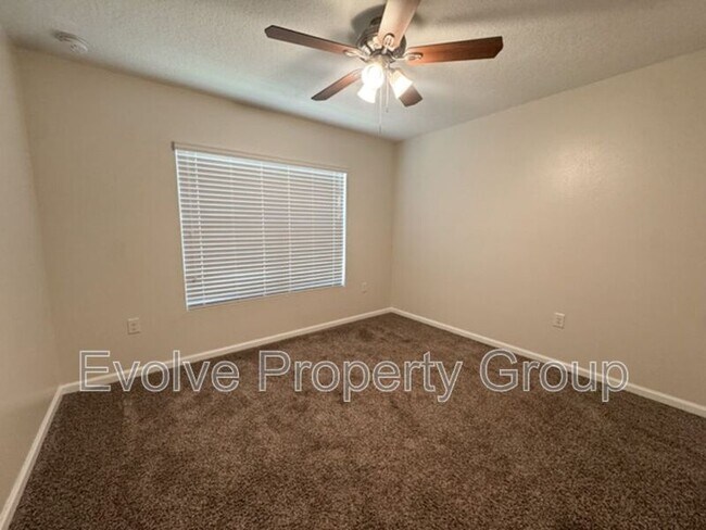 Building Photo - 119 Fairway Ct