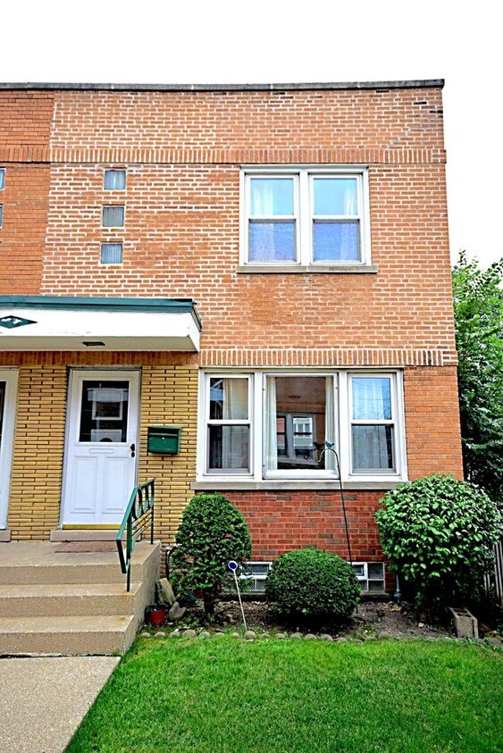 231 S Maple Ave, Oak Park, IL 60302 Townhome Rentals in Oak Park IL