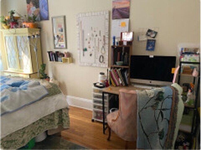 Foto del edificio - Mission Hill - 2 BR Apartment - 9/1/26 - NO BROKER FEE