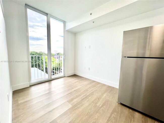 Foto del edificio - 1620 NW 18th St