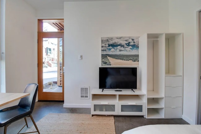 Building Photo - Partially Furnished Studio Apartment - Between Downtown Bend and Old Mill!