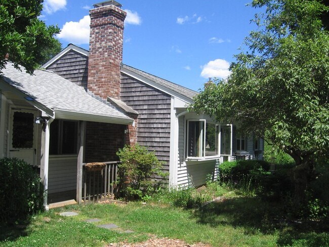 Foto del edificio - 131 Williston Rd