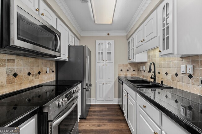 Foto del edificio - 1120 Highland Bluff Dr S E