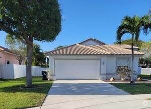 Building Photo - 5293 Oakmont Village Cir