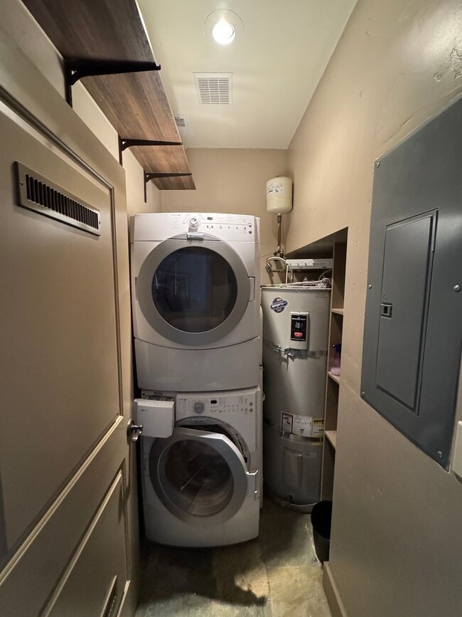 Foto del edificio - Fully Furnished Mountain Home with Private Deck