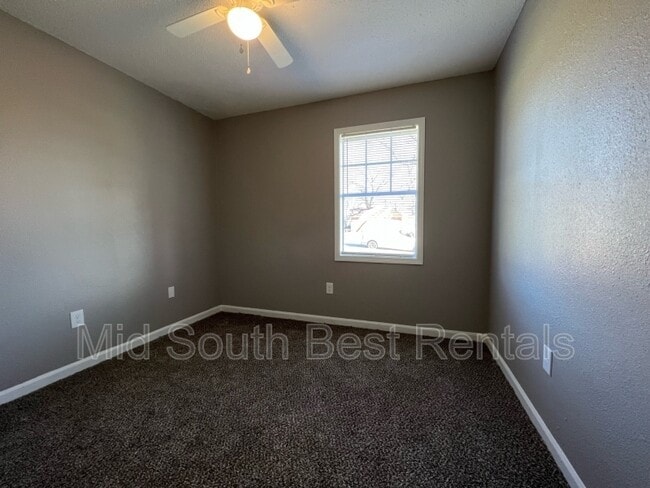 Building Photo - 2137 Chattering Ln