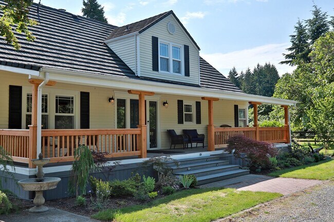 Building Photo - Original Homestead of the Desired Highland...